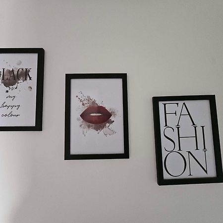 Modern Urban Haven: Stylish Getaway Apartman Lisburn Kültér fotó